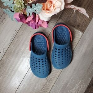Joybees Blue and Red Toddler Boy Slip-On Clog Water Shoes Size 10/11 GUC